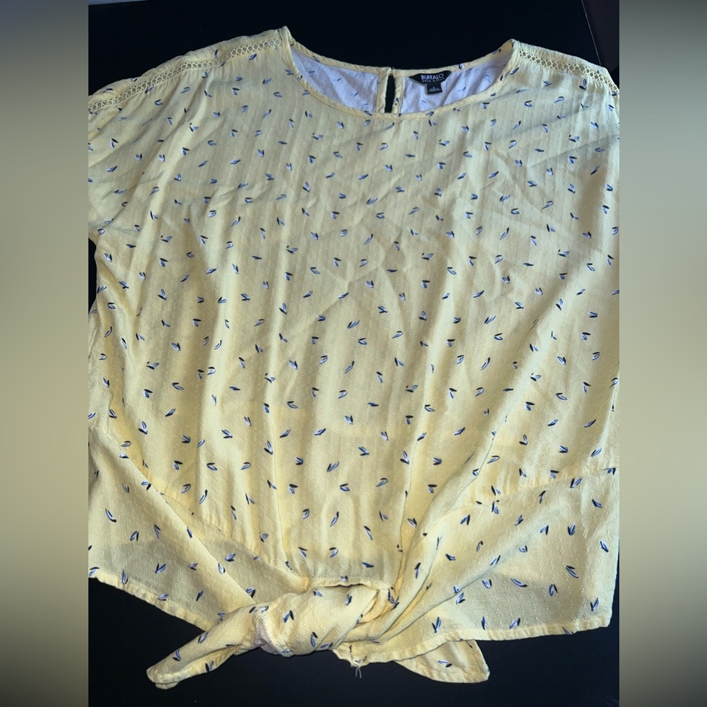 Buffalo David Bitton Short Sleeve Tie Front Blouse Yellow Sz Large EUC